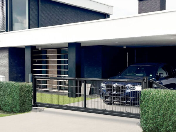 Freitragendes Schiebetor Home Premium mit Elektroantrieb für private Einfahrten