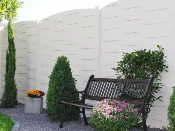 Gartenzaun aus Beton mit geflochtenem Motiv – Flechtplatte Standard S