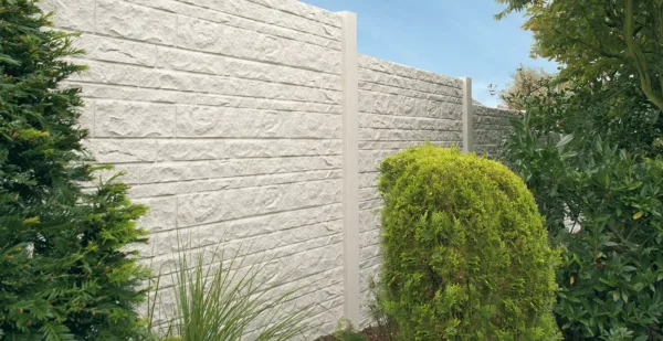 Fels-Motivplatte als Sichtschutz für den Garten