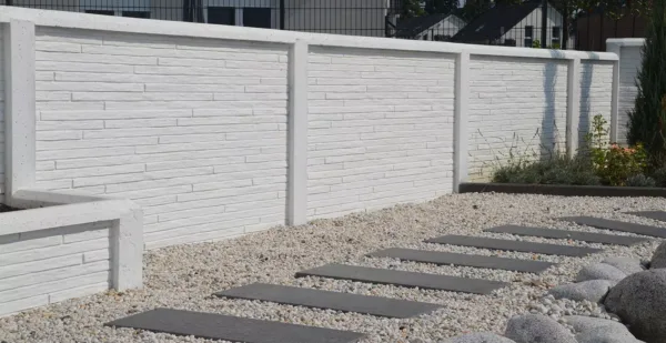 Toscana-Motivplatte mit detailreicher Steinstruktur für Betonzaunsystem