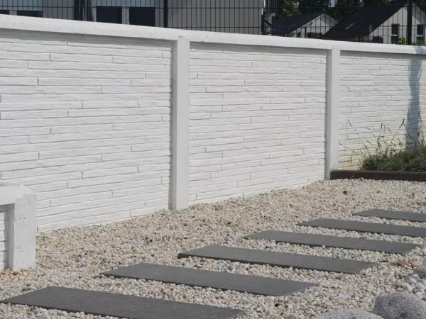Toscana-Motivplatte mit detailreicher Steinstruktur für Betonzaunsystem