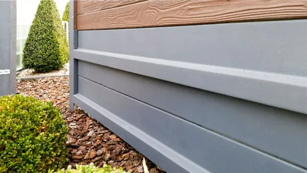 Betonzaun-Sockelplatte aus Beton – Feuchtigkeitsschutz und Bodenabschluss