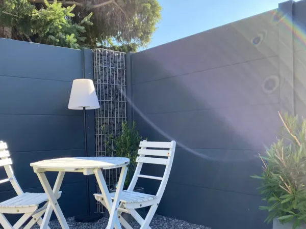 Betonzaun Glatte Platte – zurückhaltendes Design für moderne Grundstücke