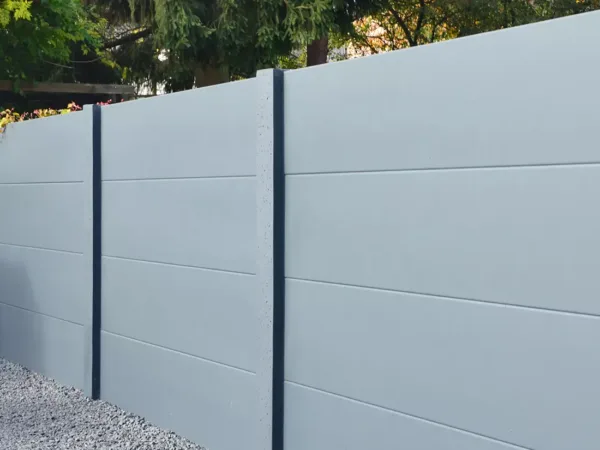 Betonzaun Glatte Platte – kombinierbares Betonzaunelement für individuelle Lösungen